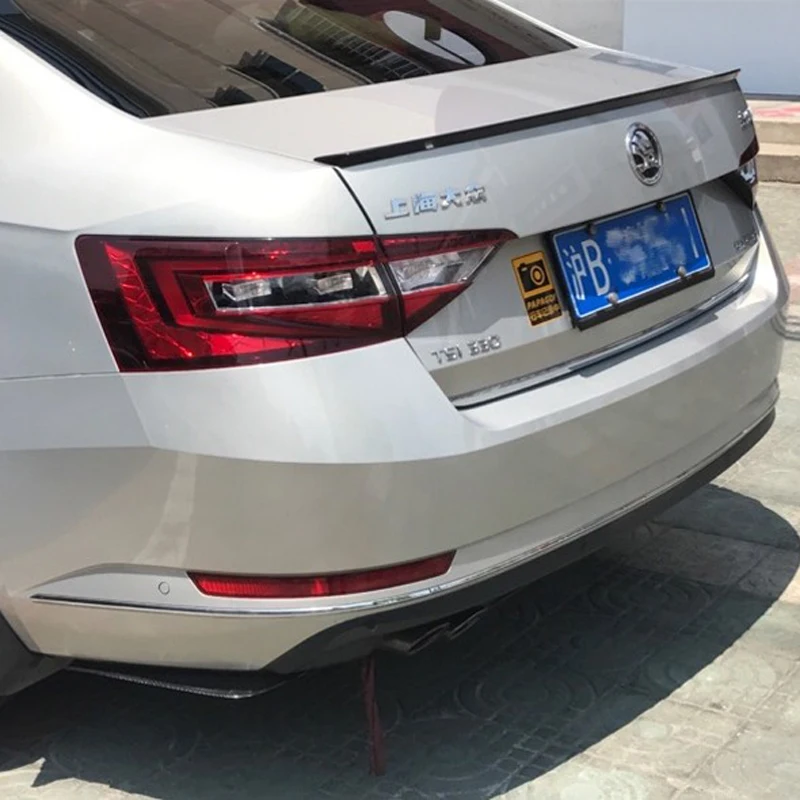 Alerón trasero exterior Skoda Superb 2016-2019 imprimación