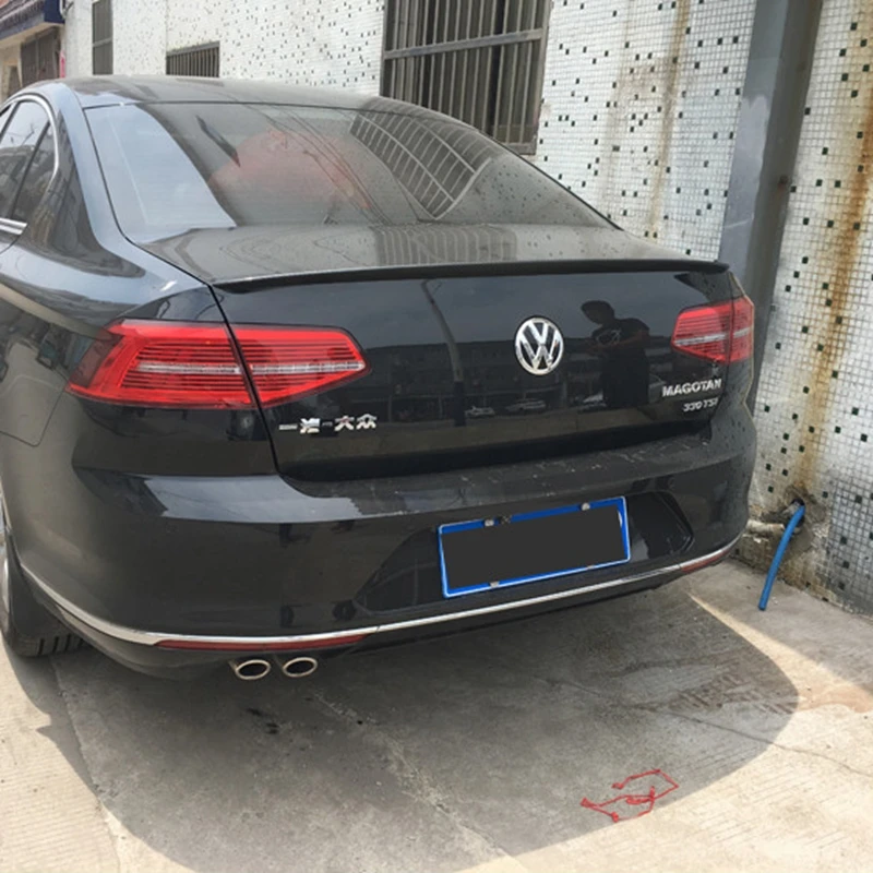 Alerón instalado en la parte trasera del Volkswagen Passat B8