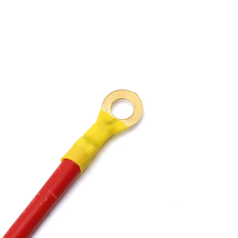 Detalle del cable rojo y sus terminales