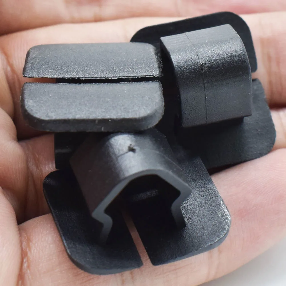 Clip aislante capó plástico para VW Polo, Tiguan y Passat - imagen 5