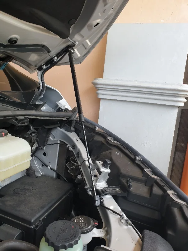 Soportes de gas para capó delantero Toyota HiAce H300 2019-2023 - imagen 2