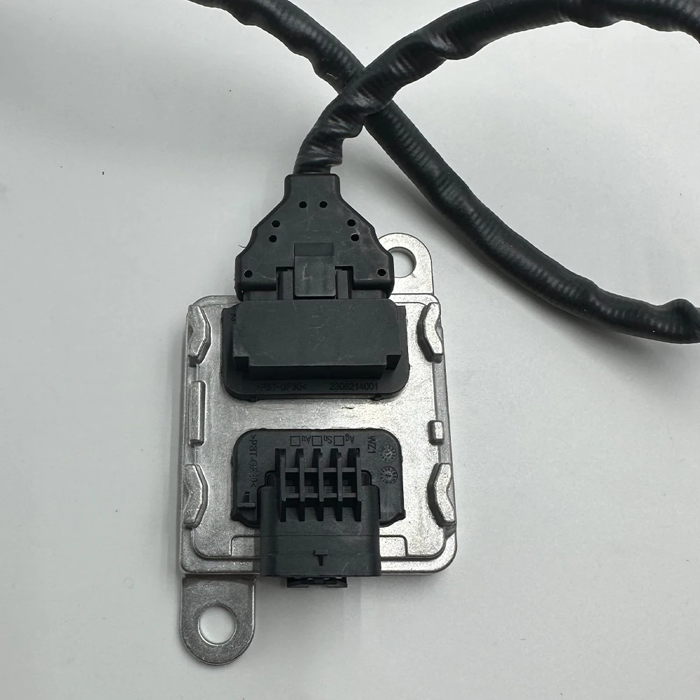 Detalle de la rosca y conector eléctrico