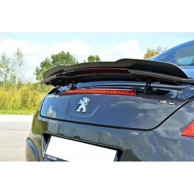 Vista frontal del alerón trasero negro brillante para PEUGEOT RCZ
