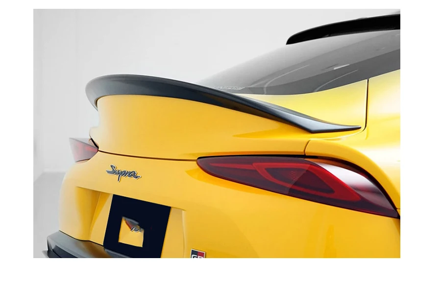 Vista frontal del alerón tipo ducktail en fibra de carbono para Toyota Supra A90