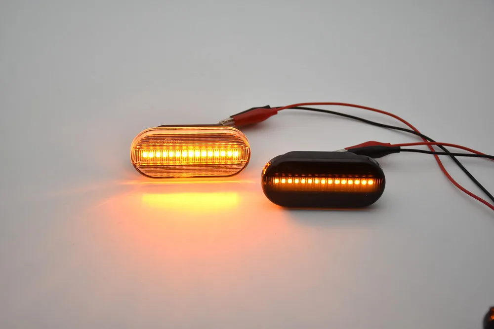 Luz LED dinámica instalada en guardabarros lateral