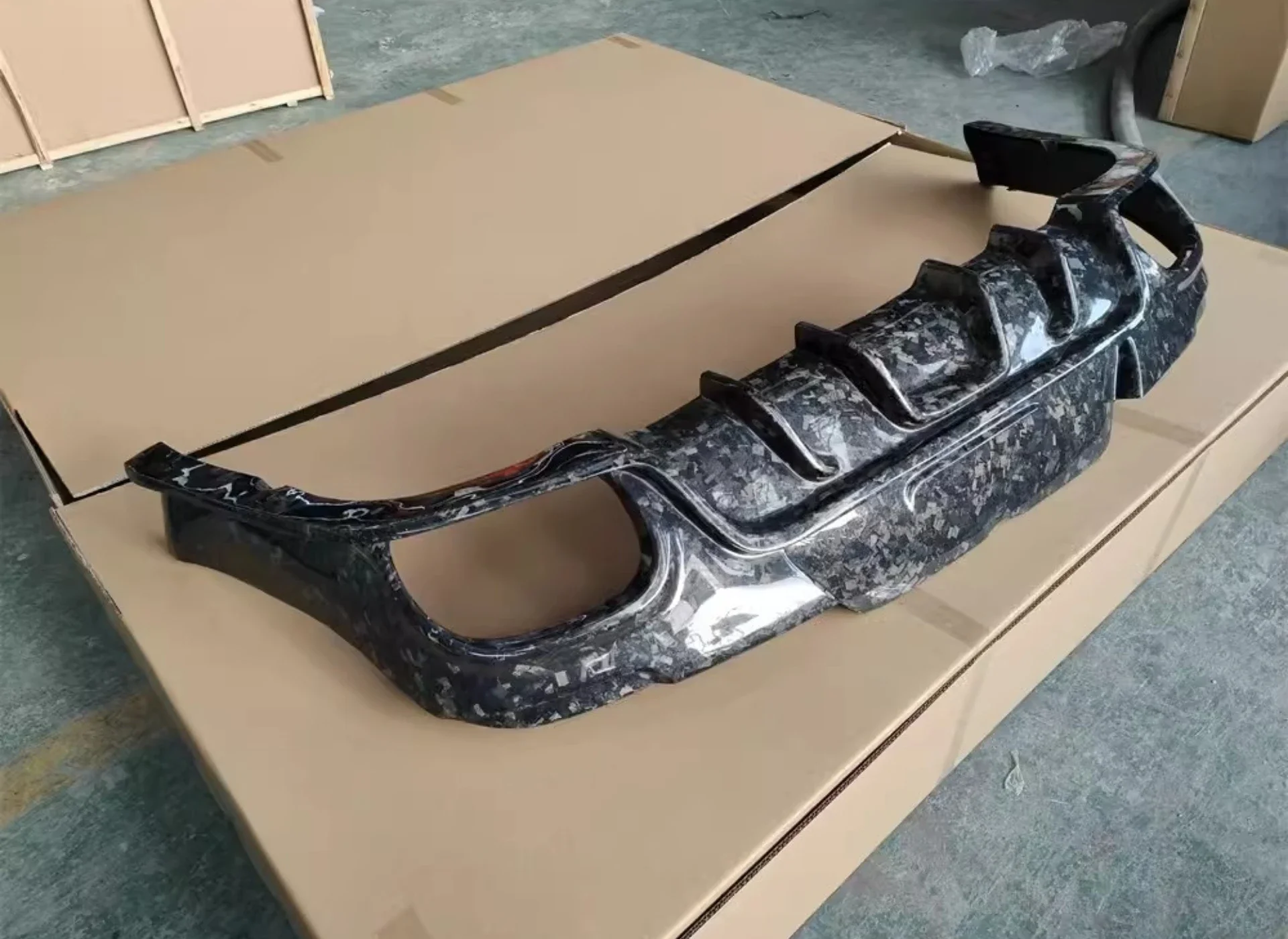 Difusor trasero carbono forjado Porsche Panamera 2014-2017 - imagen 5