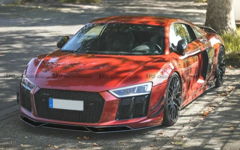 Vista frontal del labio instalado en Audi R8