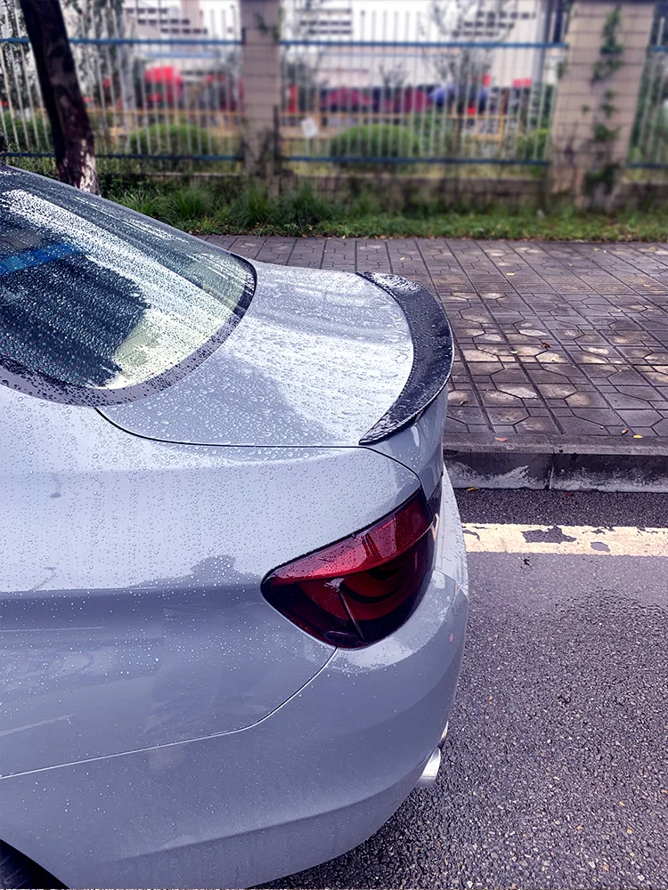 Alerón tipo P negro brillante para el maletero del BMW G30