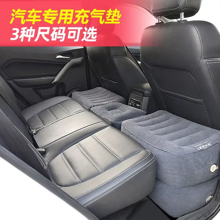 Cama inflable para coche en el interior del vehículo