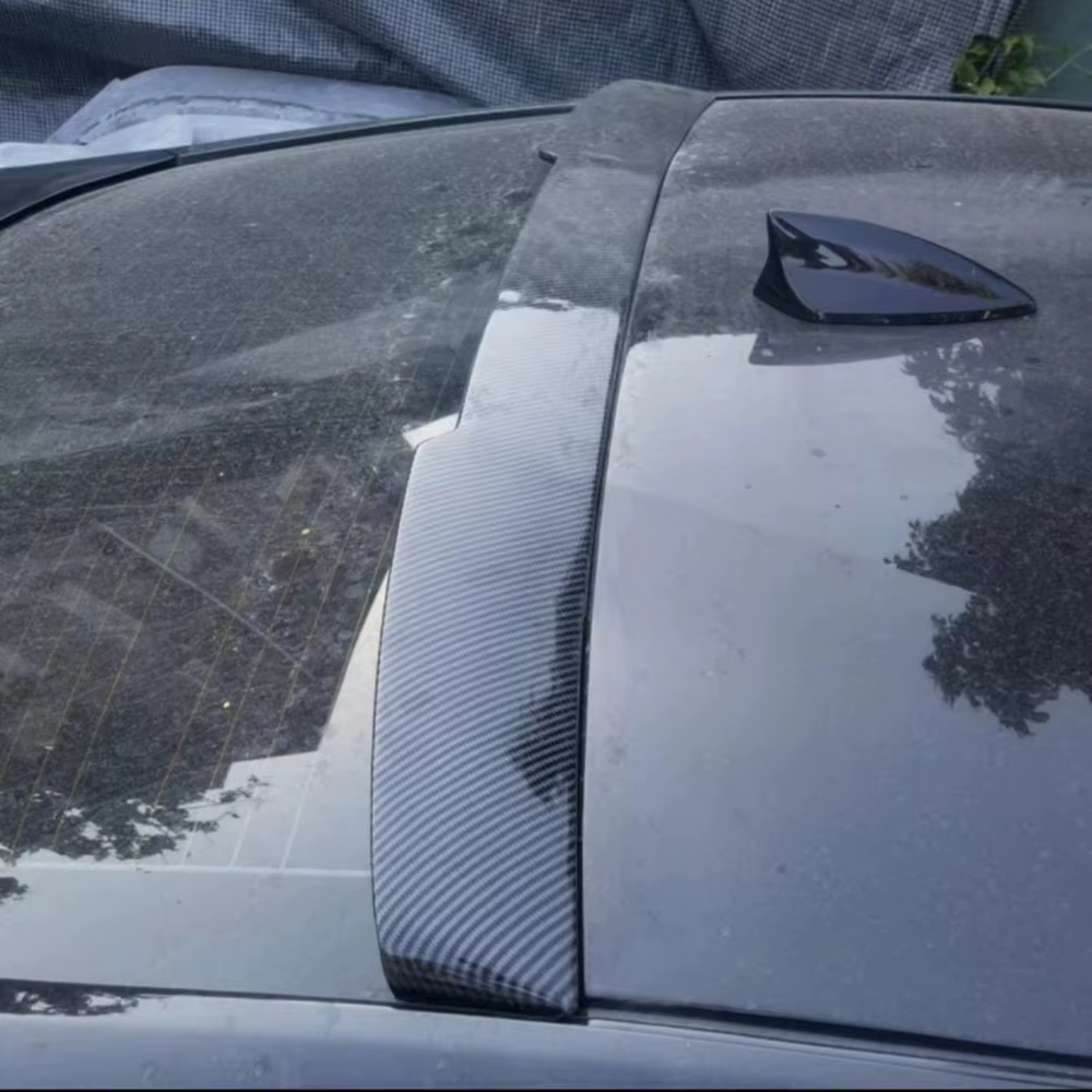 Detalle del acabado en fibra de carbono