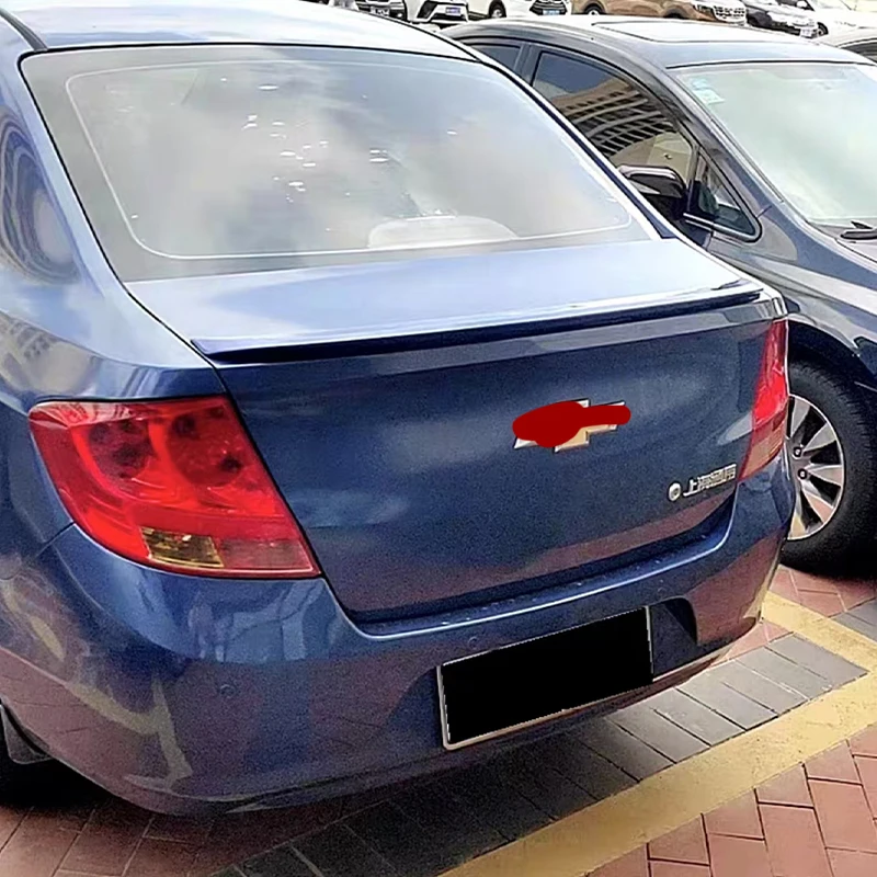 Alerón trasero Chevrolet Sail visto desde atrás