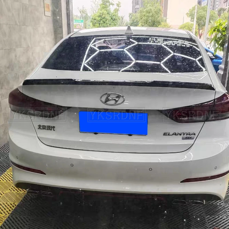 Vista del alerón trasero para Hyundai Elantra