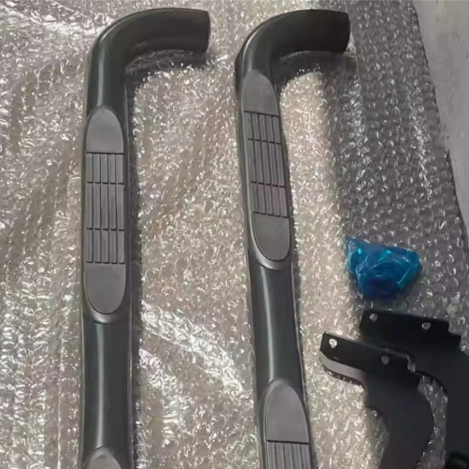 Kit de estriberas laterales y umbrales para Hummer H3 - imagen 2