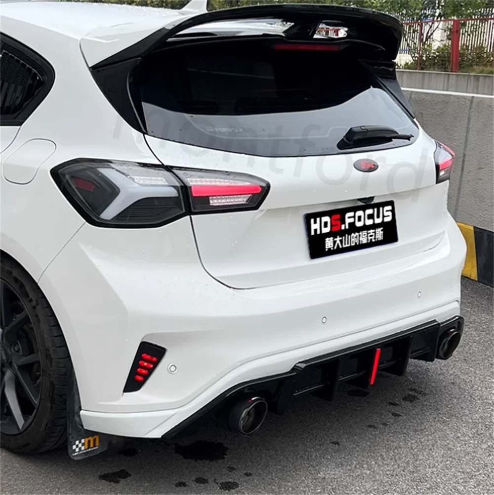 Tubo de escape de parachoques trasero de coche de alta calidad para Ford Focus Mk4 Wagon / Estate 2019 2021 2023 tubo de escape de parachoques trasero LED - imagen 3