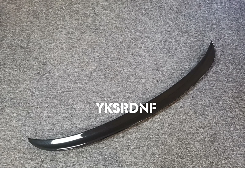 Detalle acabado fibra carbono