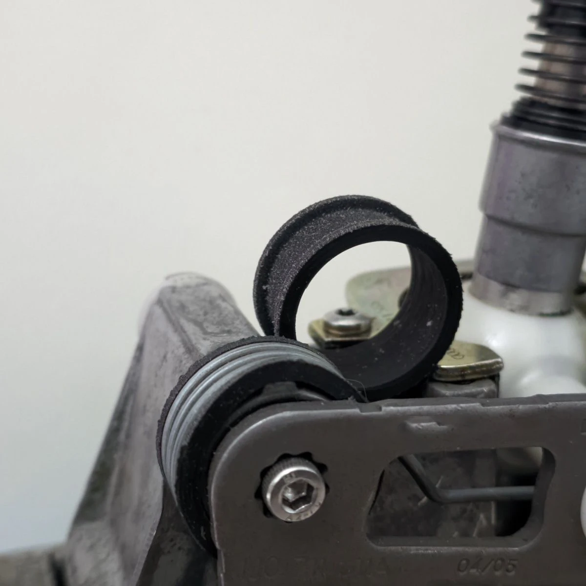 Detalle de componentes individuales del kit de reparación