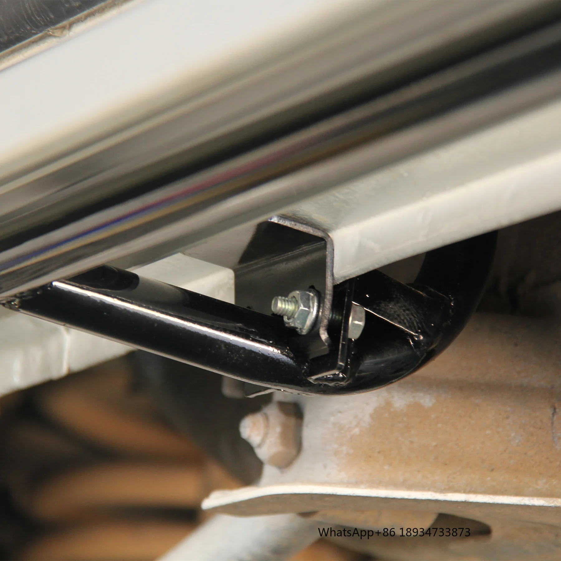 Soportes laterales Nissan Patrol Y60 GQ – barras pisacarriles resistentes sin taladrar