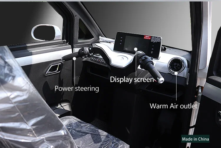 Interior del triciclo eléctrico KEYU cerrado