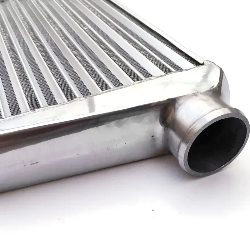 Intercooler frontal universal de construcción ligera