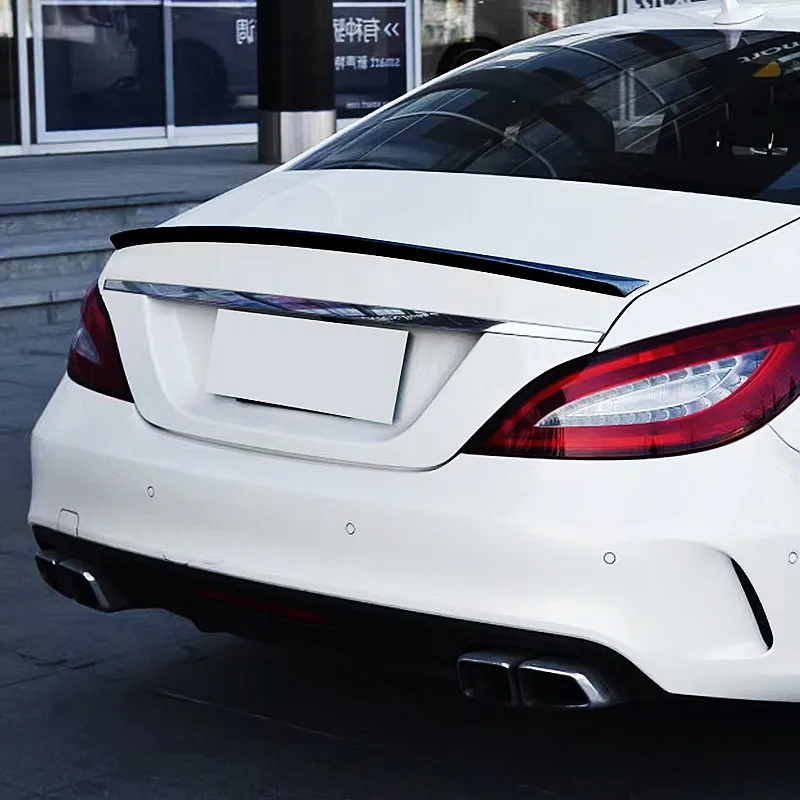 Accesorio exterior en la parte trasera de un Mercedes-Benz CLS