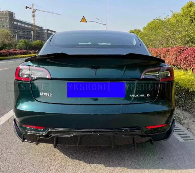 Kit difusor trasero y faldón delantero Tesla Model 3 2017-2023 - imagen 4