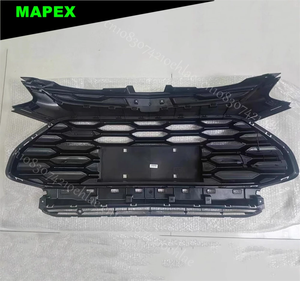 Chevrolet Trax RS parrilla delantera central negra 2022-2024 - imagen 3