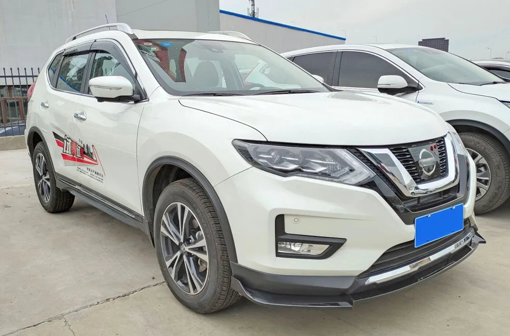 Vehículo con deflector de barbilla negro