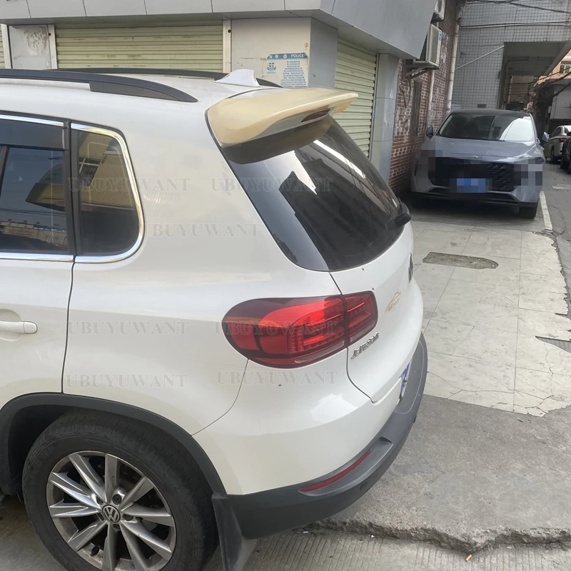 Acabado decorativo del alerón de techo