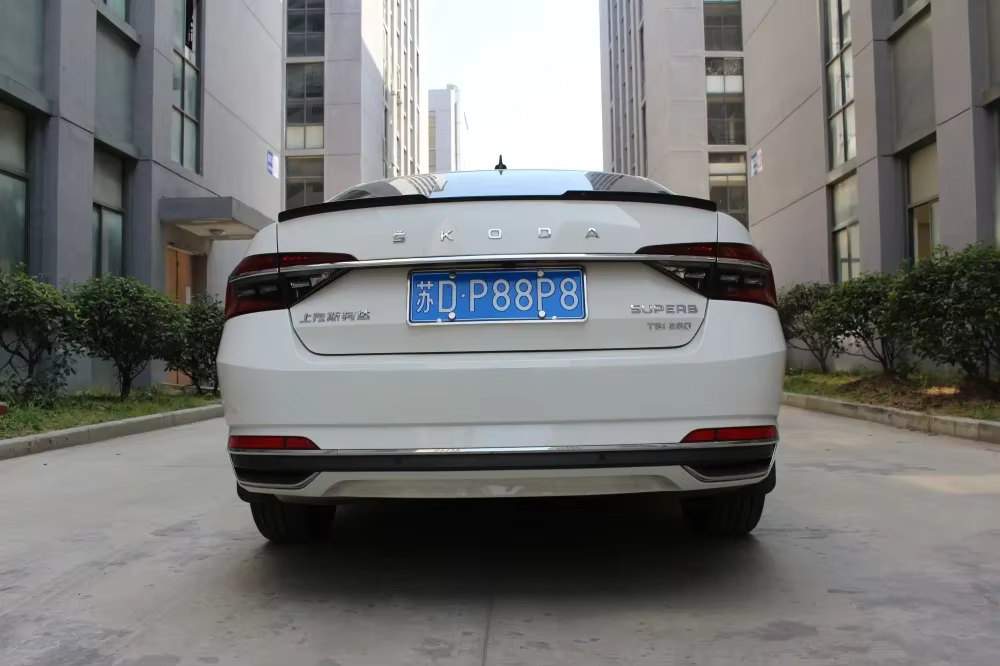 Labio delantero para parachoques de Volkswagen SKODA SUPERB 2019-2020
