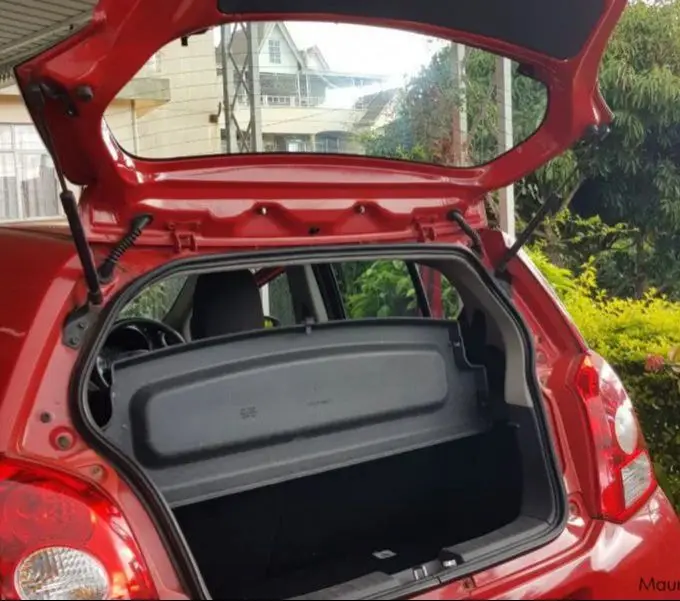 Amortiguador de maletero Suzuki Celerio Mk1 2008-2013