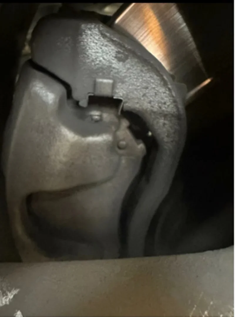 De esta manera, puedes ver la parte superior y el botón del calibrador!