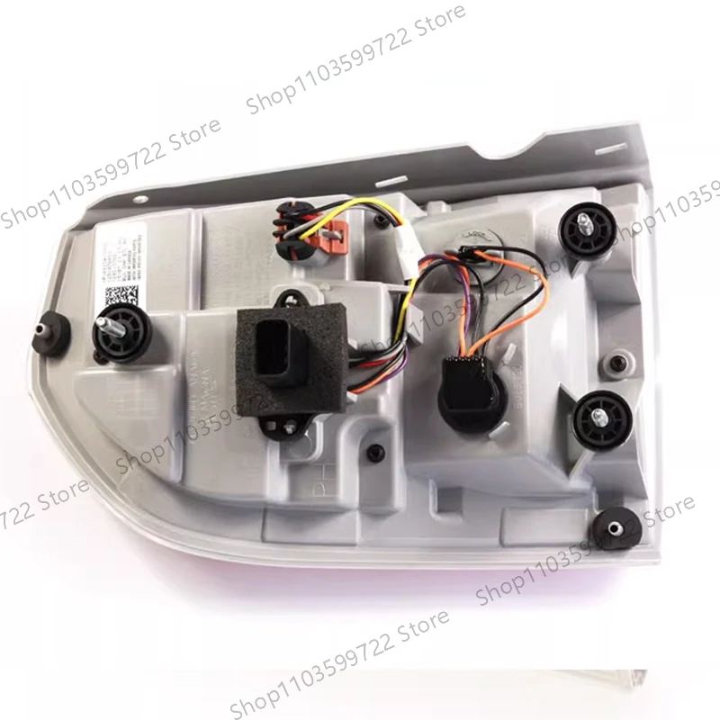 Vista adicional de la luz trasera para Chrysler 300C