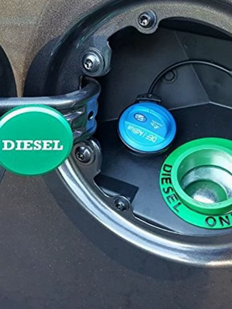 Acabado verde de la tapa de combustible diésel