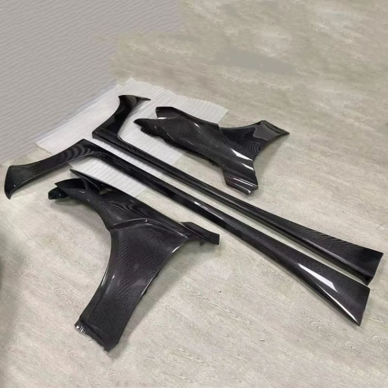 Kit ensanche fibra carbono faldones guardabarros Lexus IS Cabrio