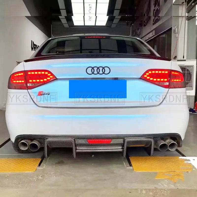 Difusor trasero de fibra de carbono instalado en Audi A4 B8 S4