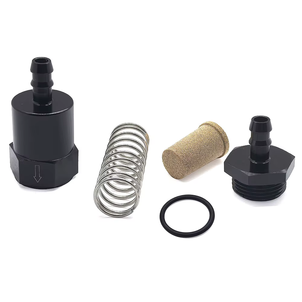 Detalle del cuerpo de aluminio negro del filtro de combustible