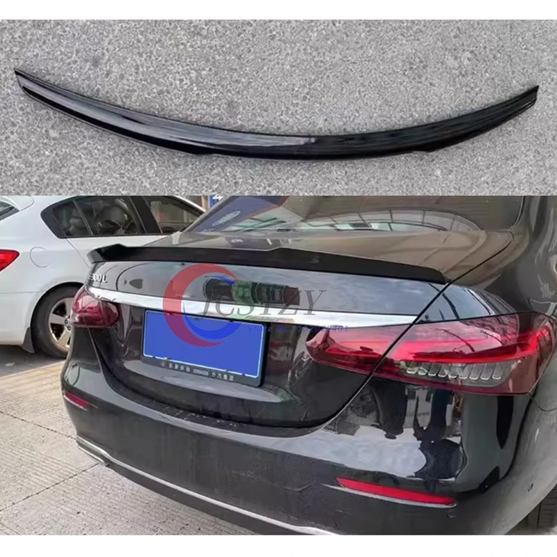 Alerón instalado en Mercedes Clase E negro