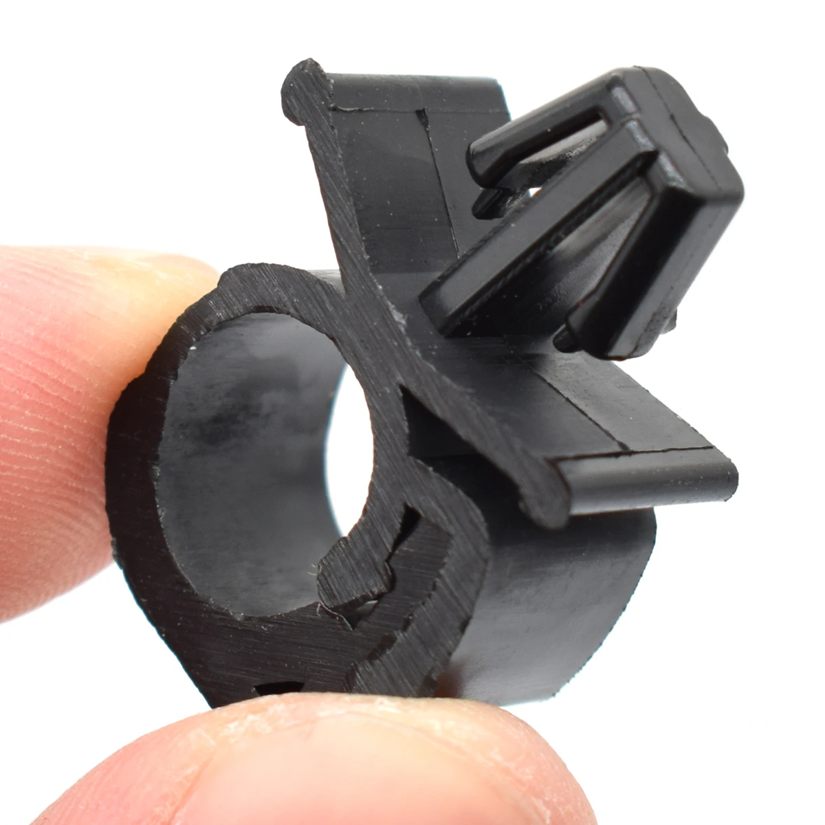 Sujetacables universal para cableado y mangueras de coche - imagen 3