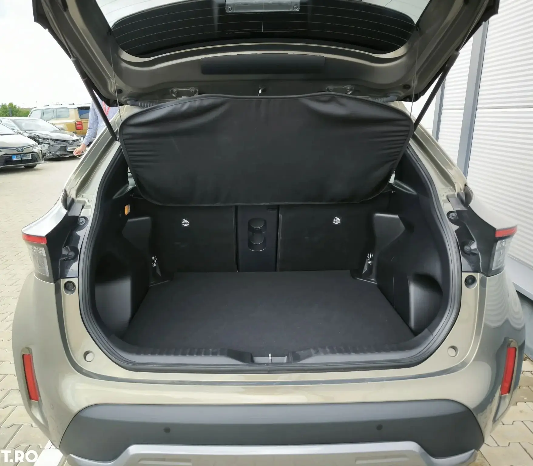 Amortiguador de gas maletero para Toyota Yaris Cross XP210 2020+
