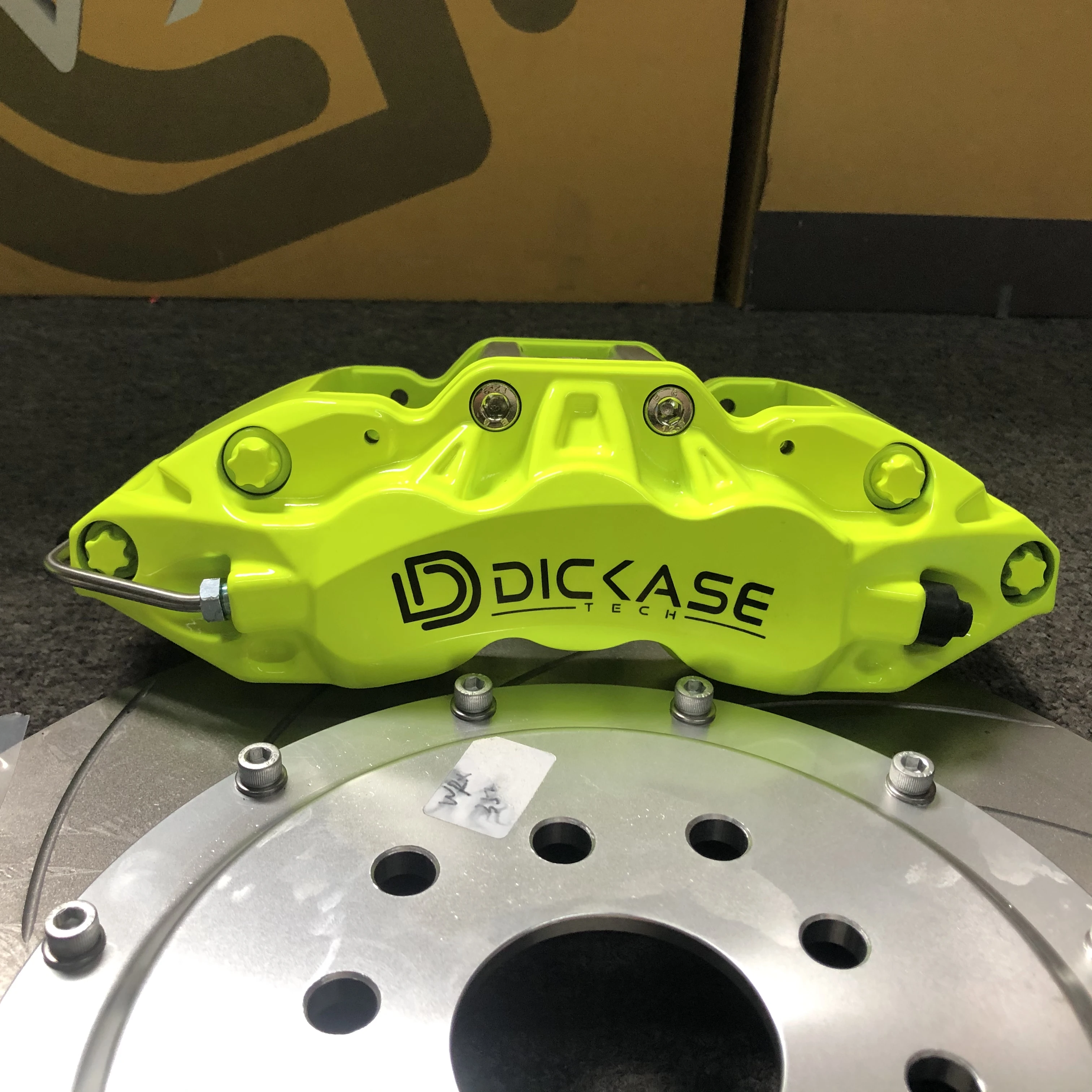 Kit frenos 6 pistones con discos carbono y pastillas cerámicas – WRX - imagen 3