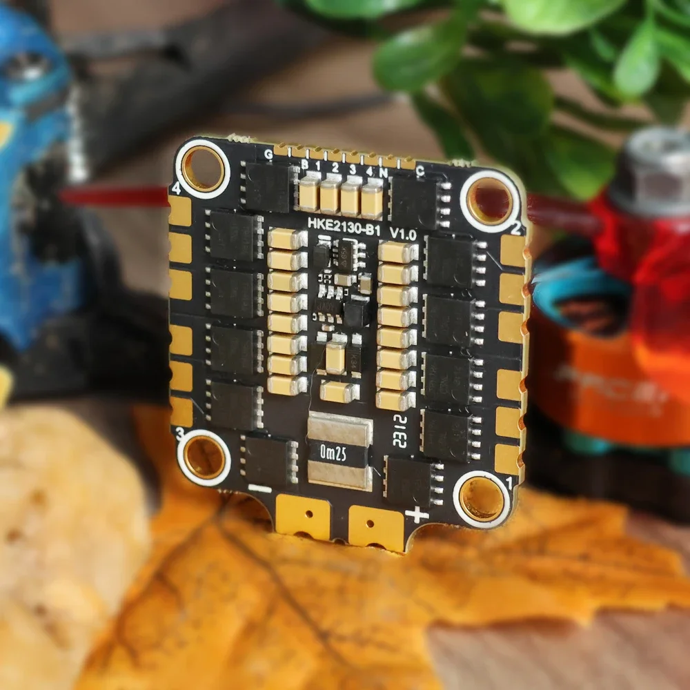 Detalle de componentes y PCB del ESC
