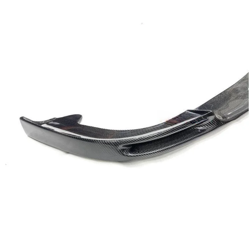 Labio frontal de carbono estilo V – Mercedes CLS63 AMG W218 2012-2015 - imagen 4