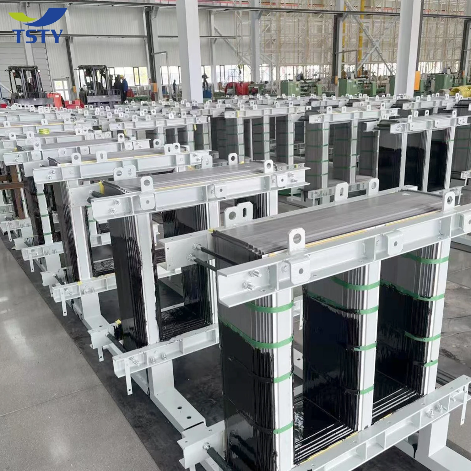 Transformador reductor trifásico sumergido en aceite para exteriores - imagen 4