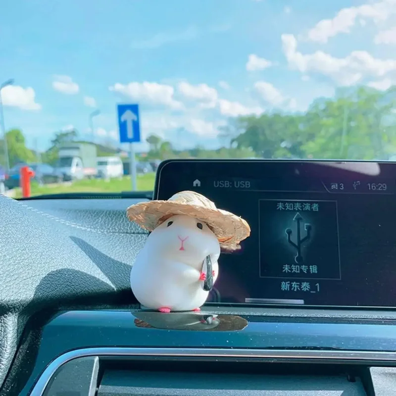 Adorno de salpicadero para coche con hámster y sombrero de paja - imagen 3