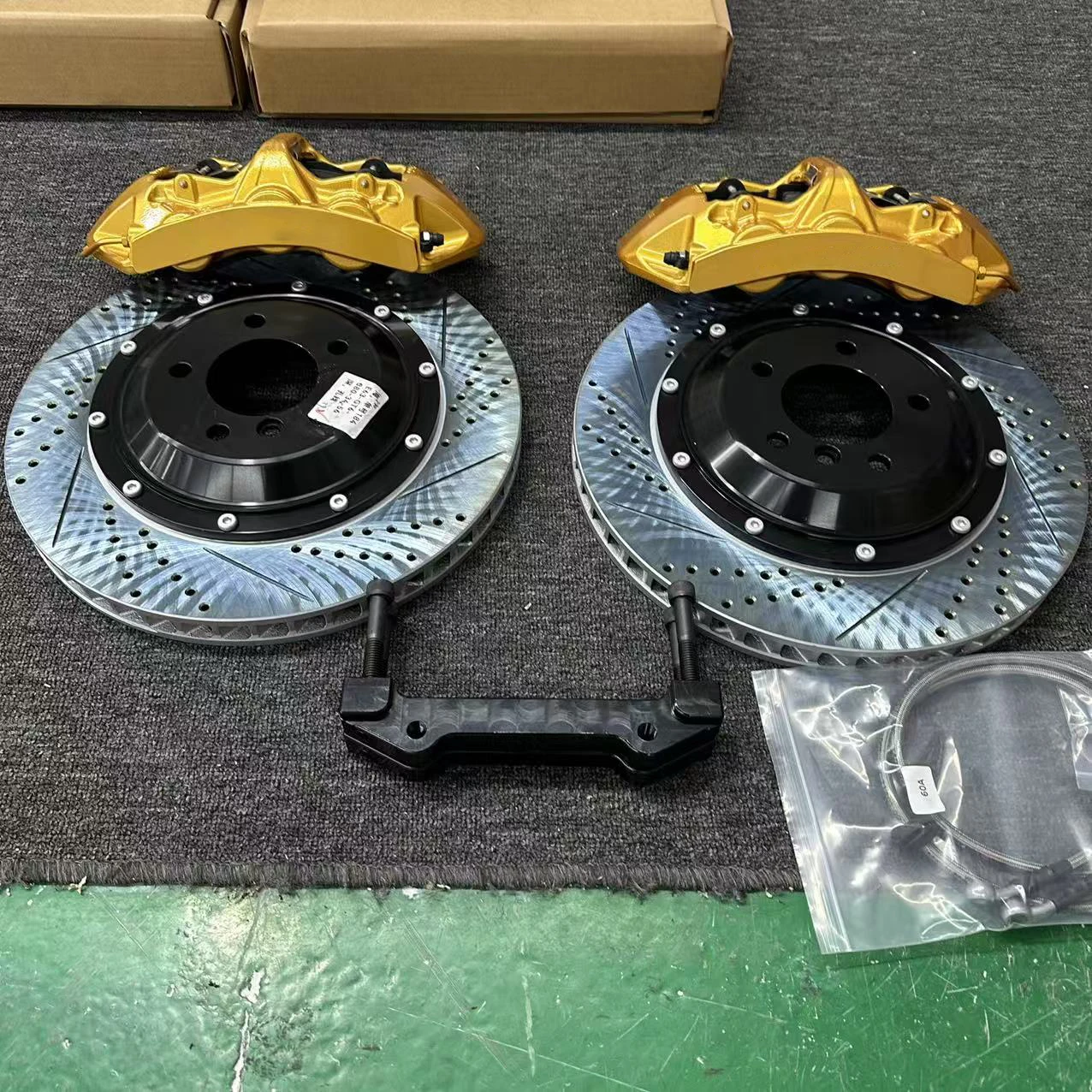 Sistema de frenos automático mejorado, pinza de freno delantera de 6 ollas, disco de frenos grandes traseros de 4 pistones, Kit dorado para ford Focus rs bmw M4 E90 335i - imagen 4
