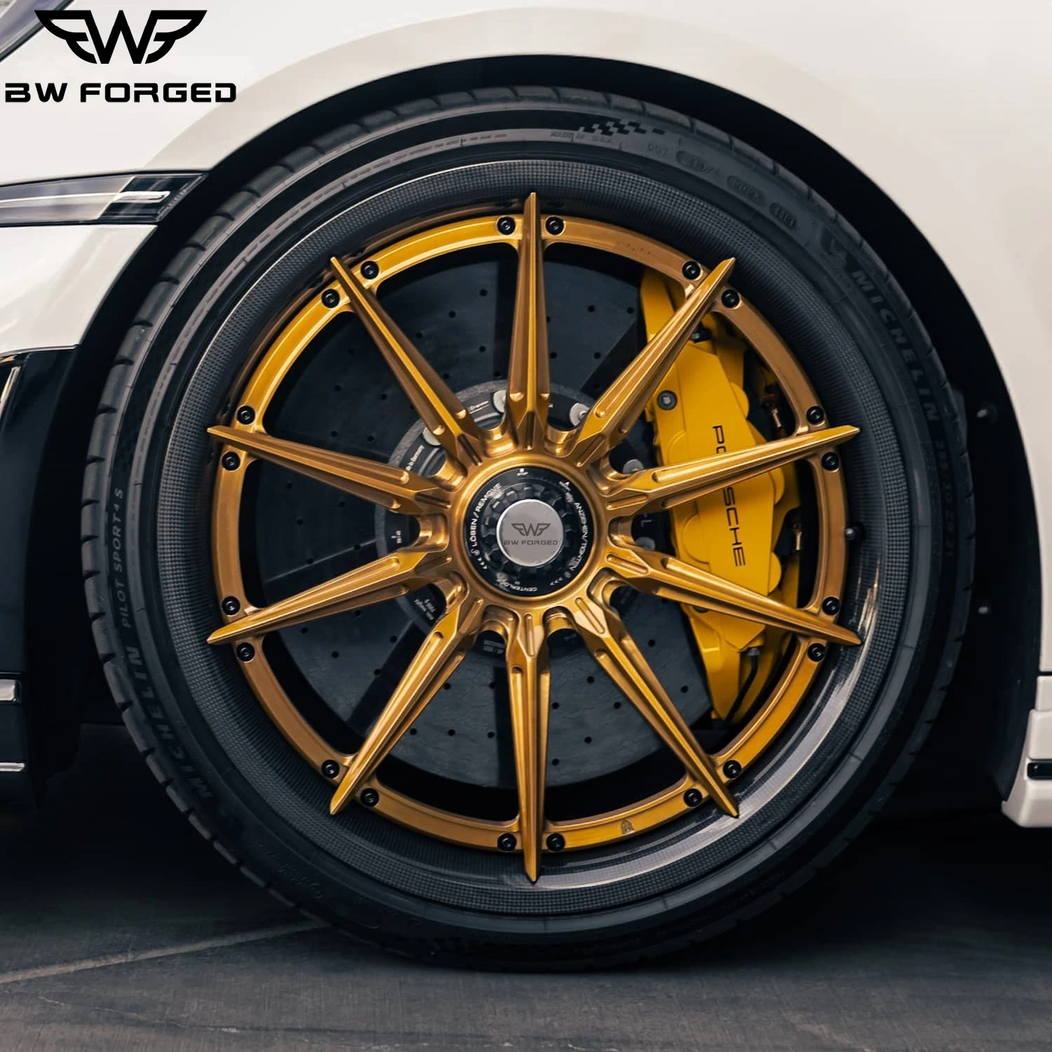 Labio envolvente fibra carbono para Audi A4, BMW Serie 3 y Porsche 911 - imagen 2
