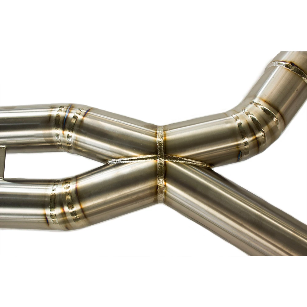 Detalle del silenciador de titanio