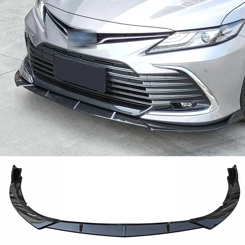 Splitter delantero Toyota Camry 2021-2023 con acabado efecto carbono negro