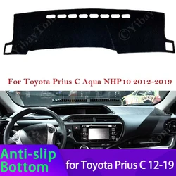 Protector salpicadero Toyota Prius C Aqua NHP10 2012-2019