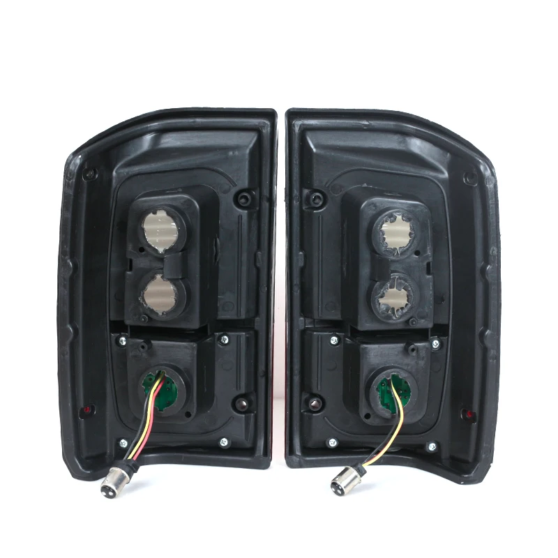 Piloto trasero rojo ahumado 26555-05J00 para Nissan Patrol GQ - imagen 4